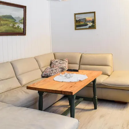 3 Bedroom Lovely In Σπίτι διακοπών